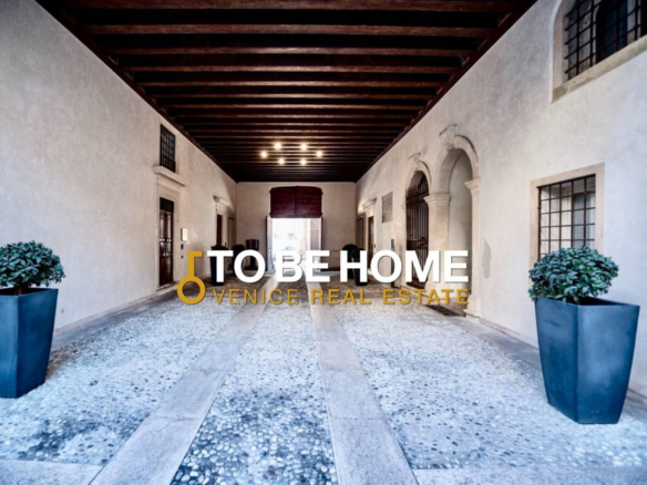 VICENZA CENTRO STORICO
Attico con terrazza panoramica e garage doppio